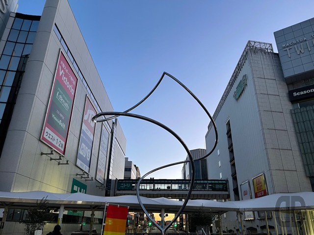 町田駅っぽいところ。火曜日よりも明るいと感じる